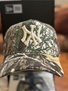 New York Yankees Real Tree Camo SnapBack Hat